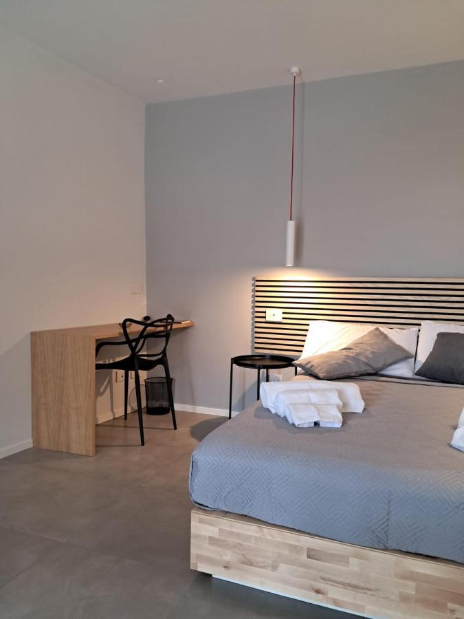 Porta San Paolo House Aparthotel Castelbuono  Buitenkant foto