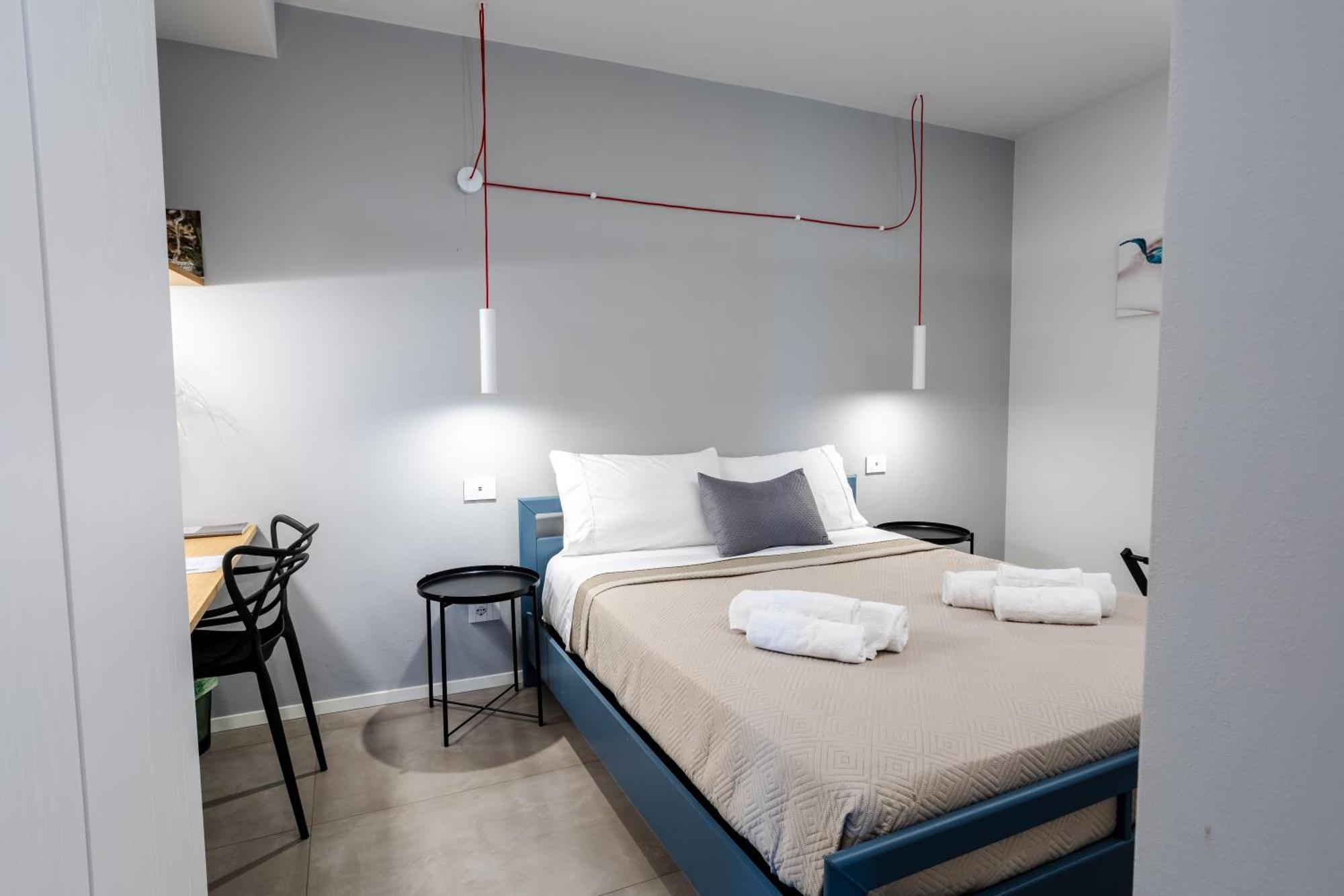 Porta San Paolo House Aparthotel Castelbuono  Buitenkant foto