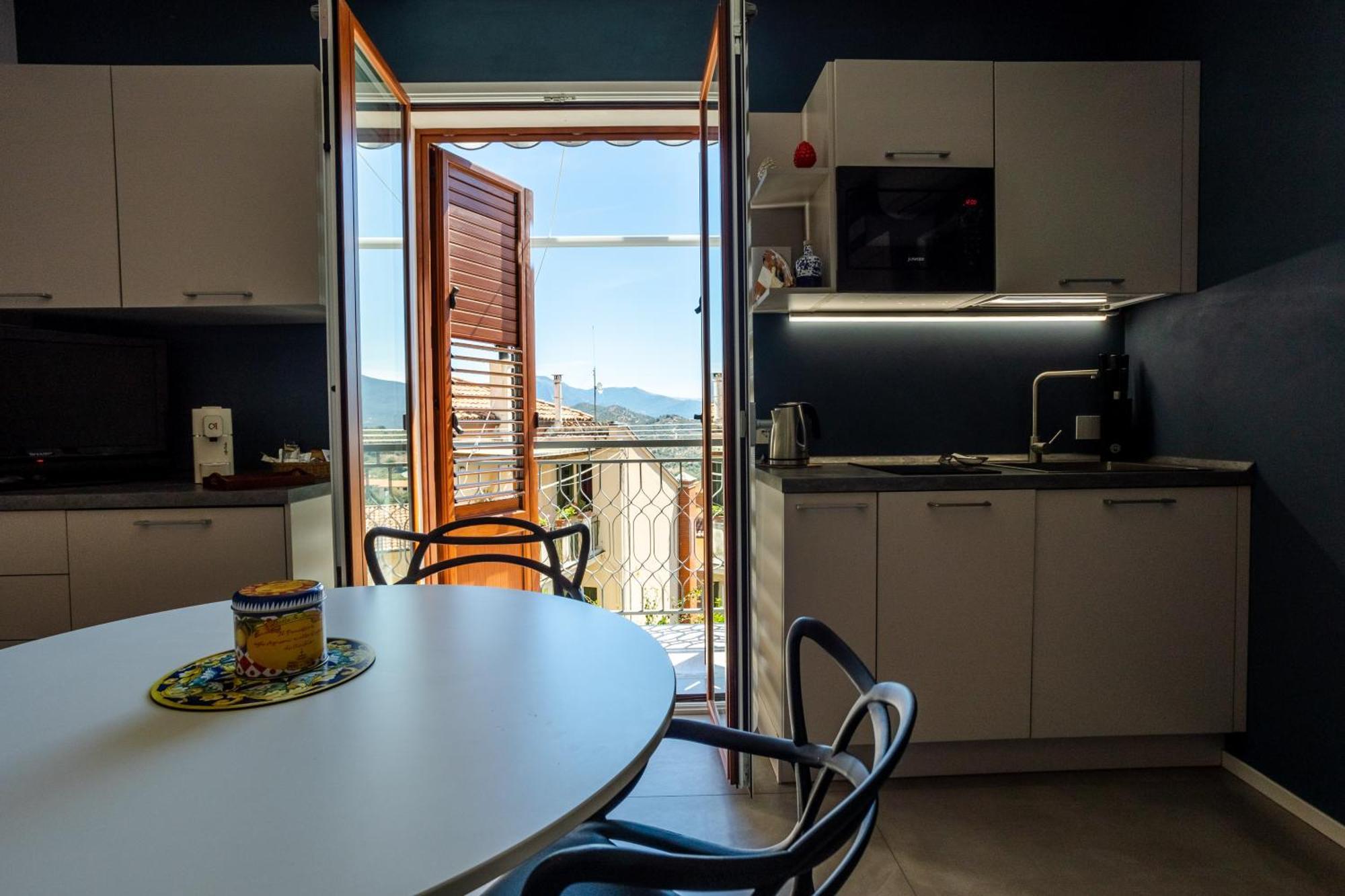 Porta San Paolo House Aparthotel Castelbuono  Buitenkant foto
