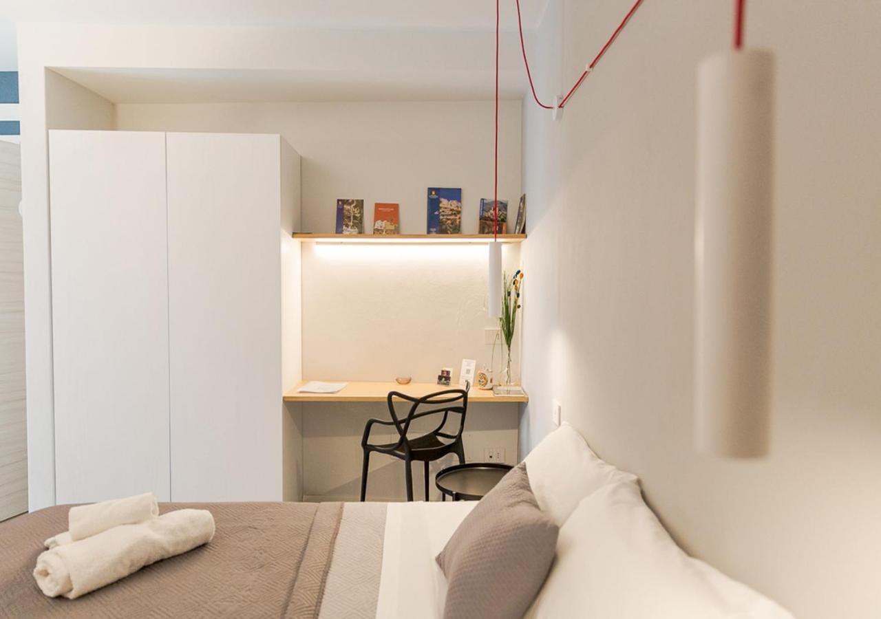 Porta San Paolo House Aparthotel Castelbuono  Buitenkant foto