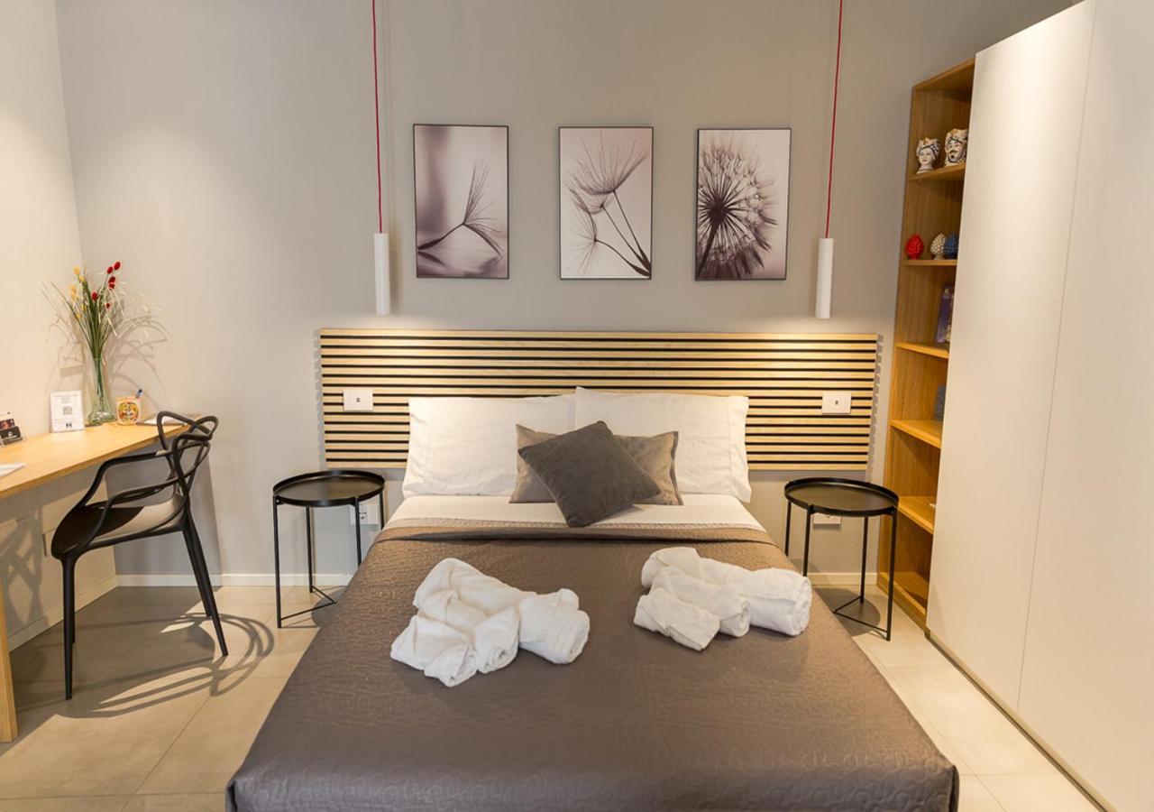 Porta San Paolo House Aparthotel Castelbuono  Buitenkant foto